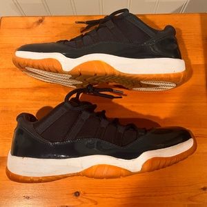 Jordan Retro 11 Low Navy Gum